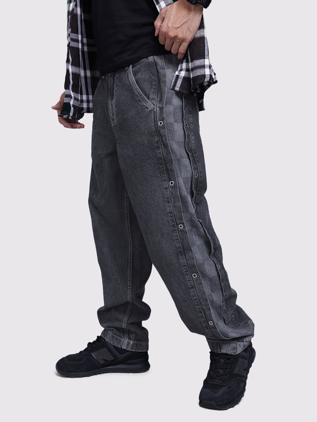 The Roadster Life Co. Men Mid-Rise Pure Cotton Loose Fit Jeans with Studded Detail deal from myntra