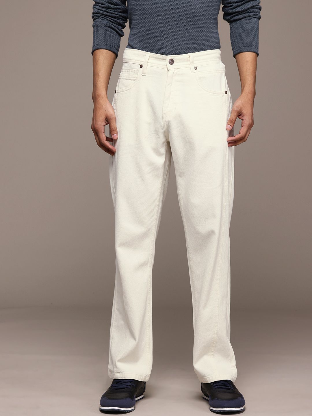 Buy The Roadster Lifestyle Co. Men Straight Fit Jeans - Jeans for