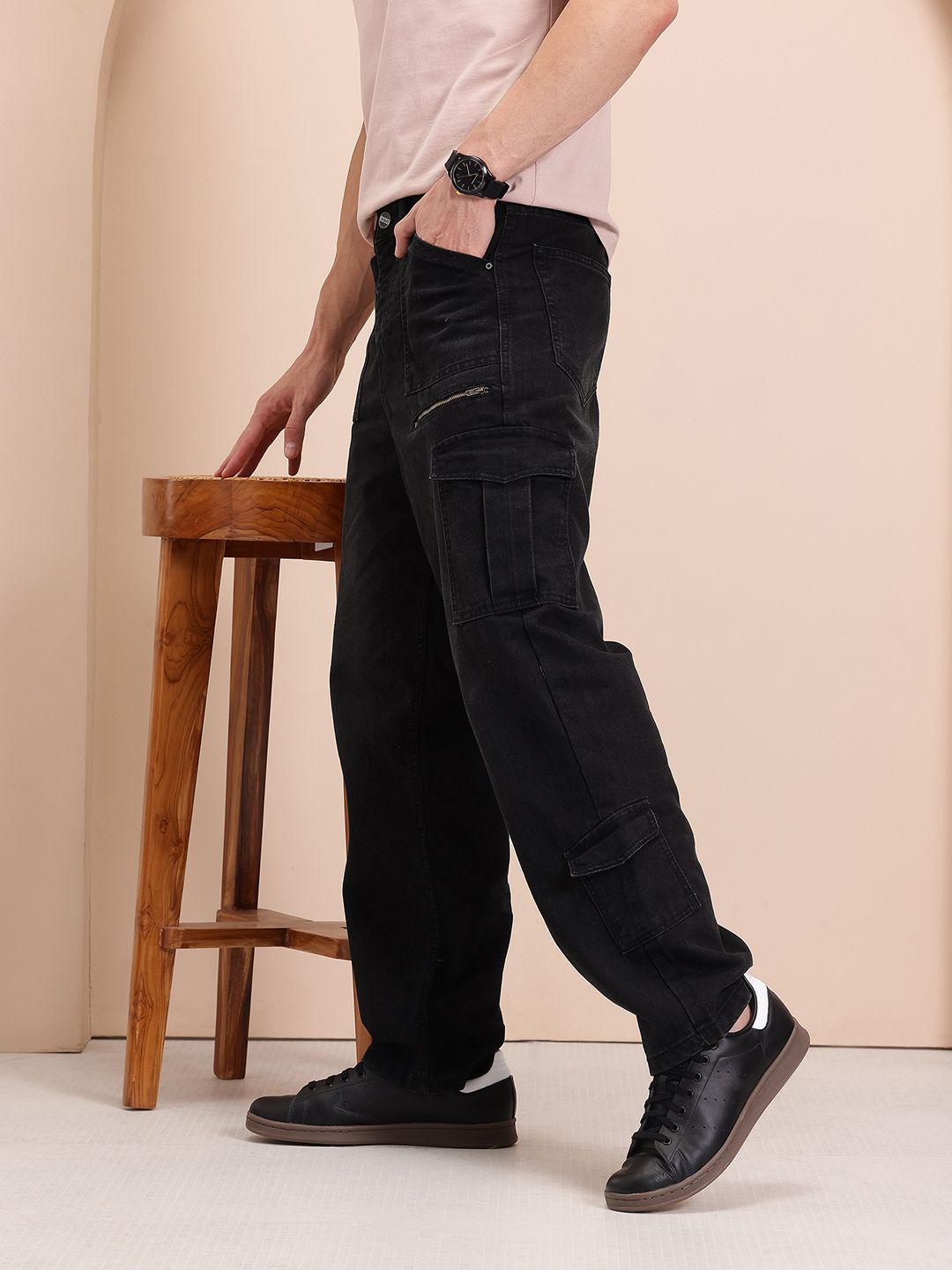 Mast & Harbour Men Mid-Rise Baggy Fit Cargo Style Jeans