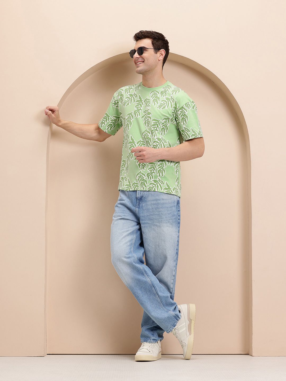 Mast & Harbour Conversational Print Drop-Shoulder Sleeves Relaxed Fit T-shirt