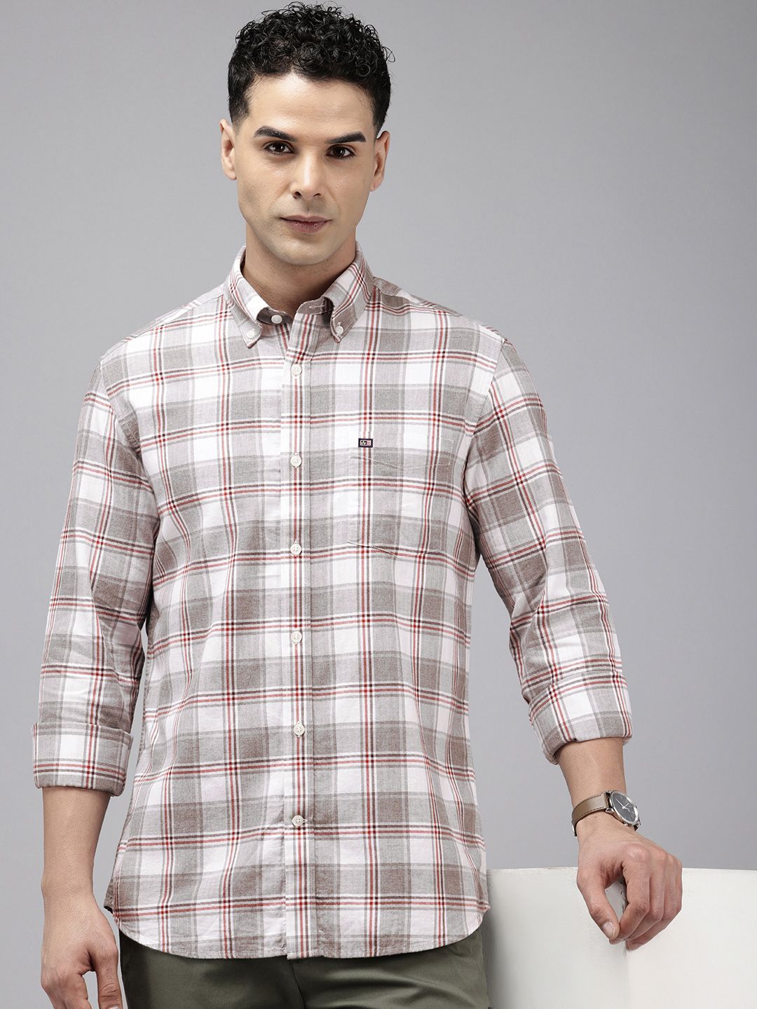 Arrow Pure Cotton Manhattan Slim Fit Button-Down Collar Checked Casual Shirt