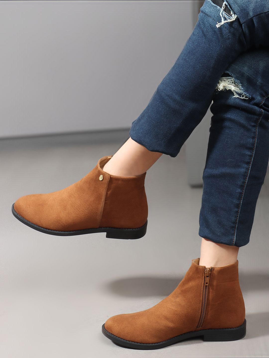 Carlton London Women Mid-Top Boots