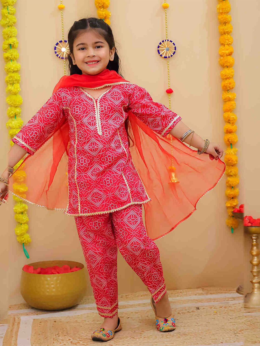 LITTLE GINNIE Girls Bandhani Printed Pure Cotton Kurti With Trousers & Dupatta