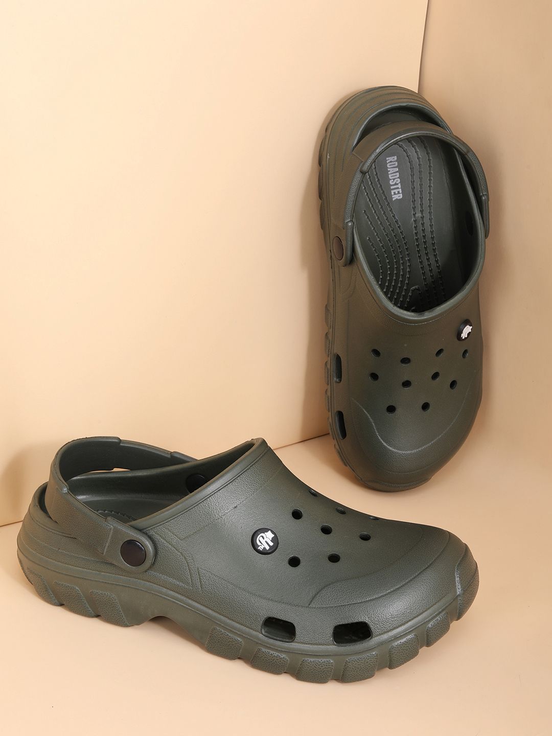 The Roadster Lifestyle Co Men Self Design Clogs