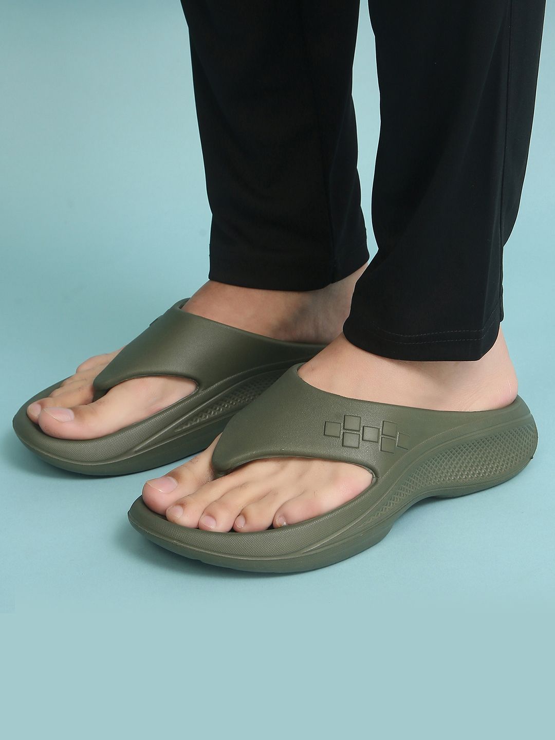 yoho Men PILO Vibrant EVA Lightweight Flip Flops