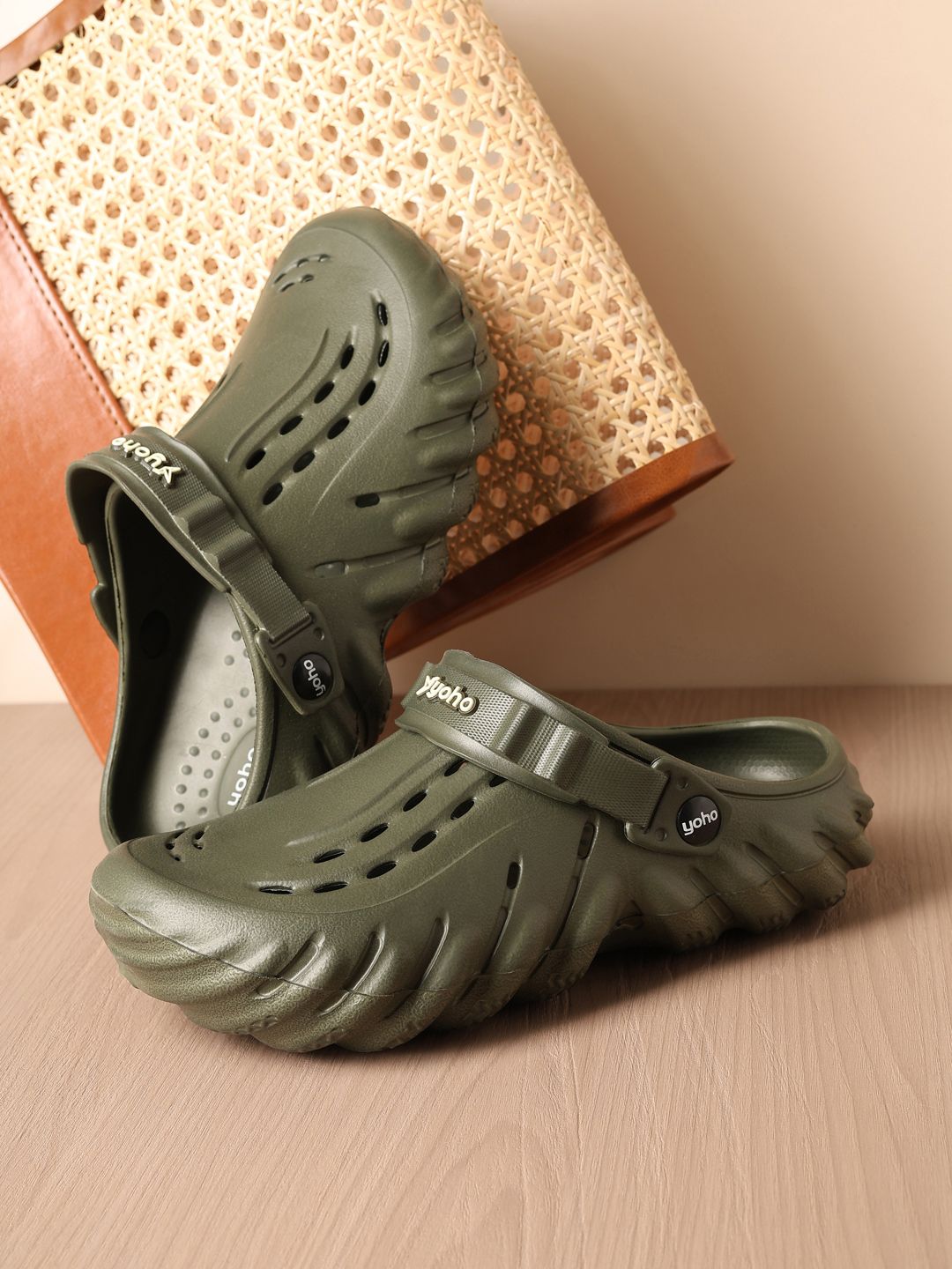yoho Men Wavy Breathable Lightweight Adjustable Clog