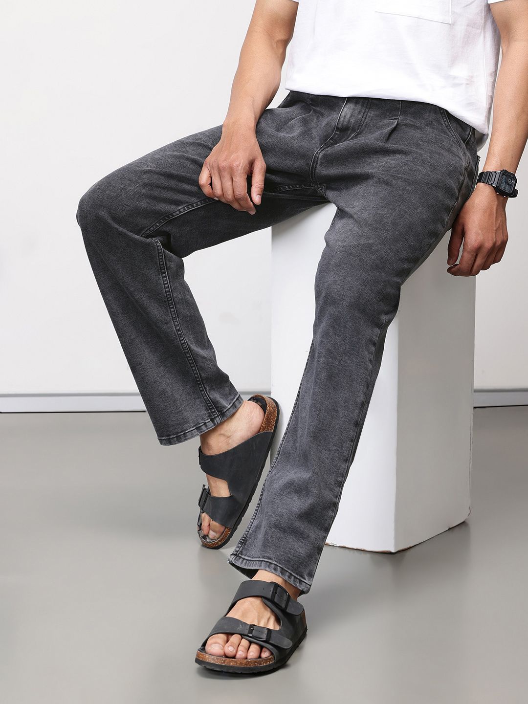 ether Grower Men Comfort Fit Mid-Rise Light Fade Stretchable Jeans