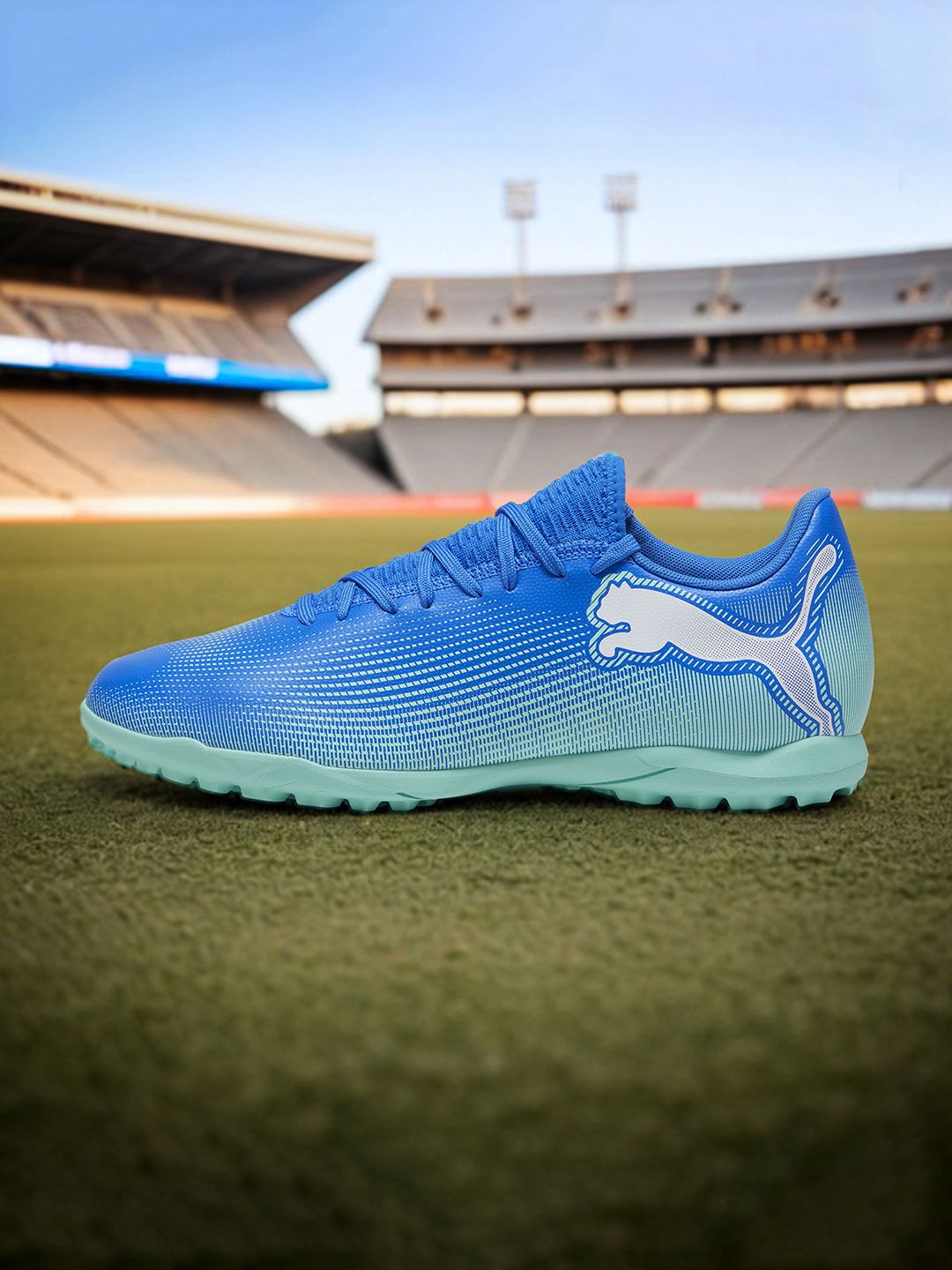 PUMAサッカートレシュー　FUTURE7PLAYTT 27.5 Buy Puma FUTURE 7 PLAY TT Football Shoes - Sports Shoes for Unisex
