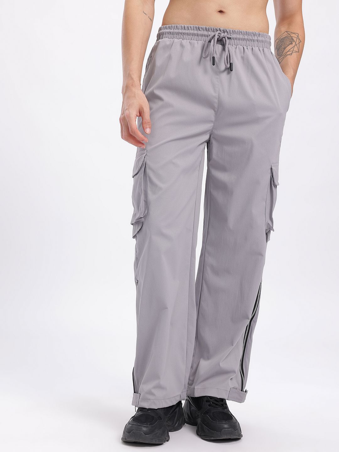 Buy glitchez Men Zipped Velcro Closure Hem Relaxed Fit Cargos