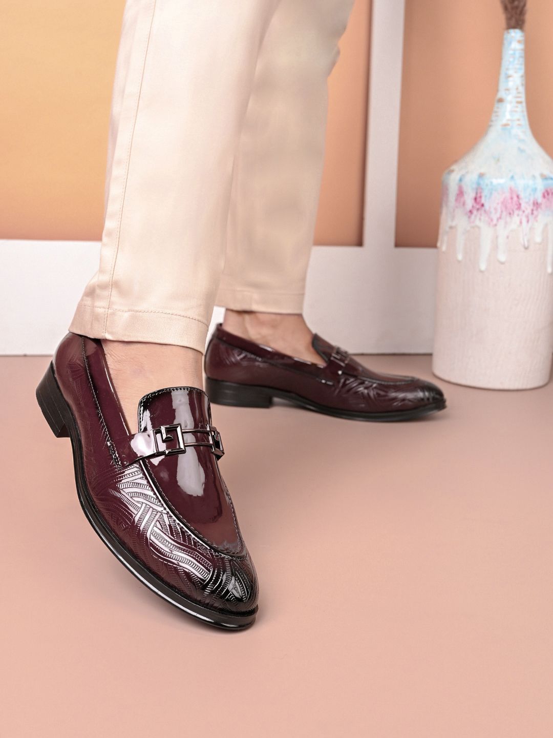 House of Pataudi Men Textured Formal Loafers