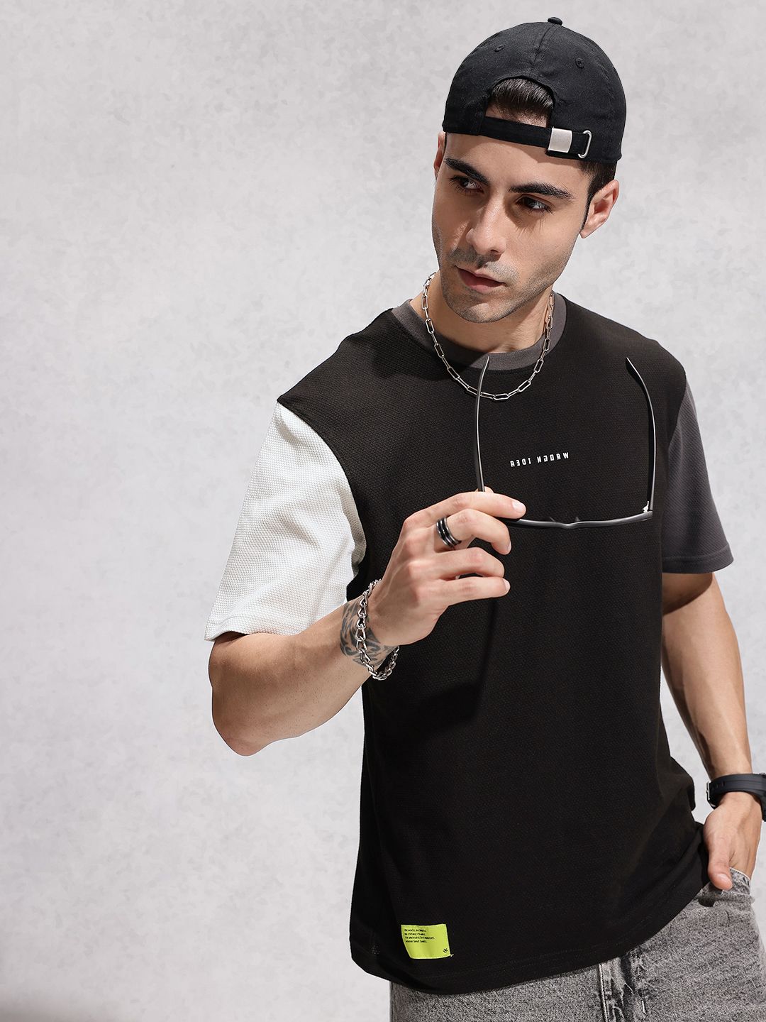 WROGN Self Design Textured Regular Fit T-shirt