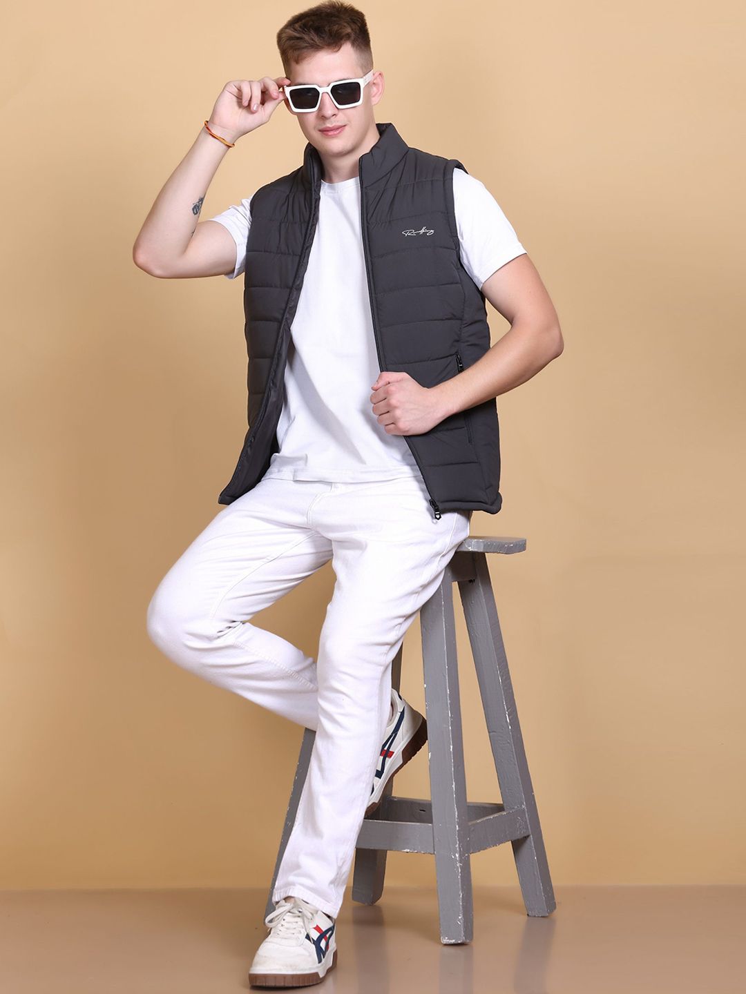 Roadking Men Mock Collar Solid Casual Gilet Jacket