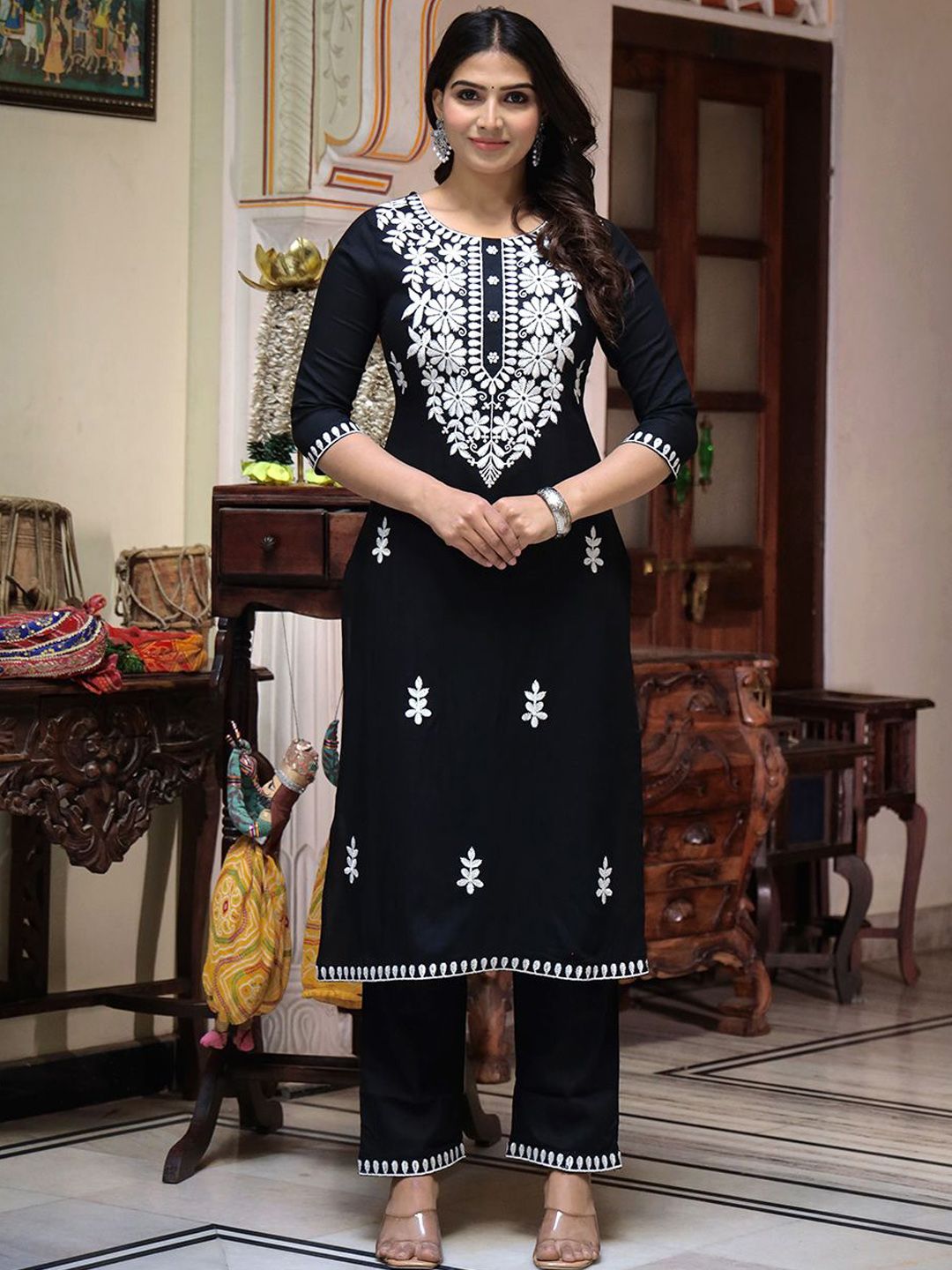 ELVISH JAIPUR Women Ethnic Motifs Embroidered Regular Chikankari Kurta with Trousers
