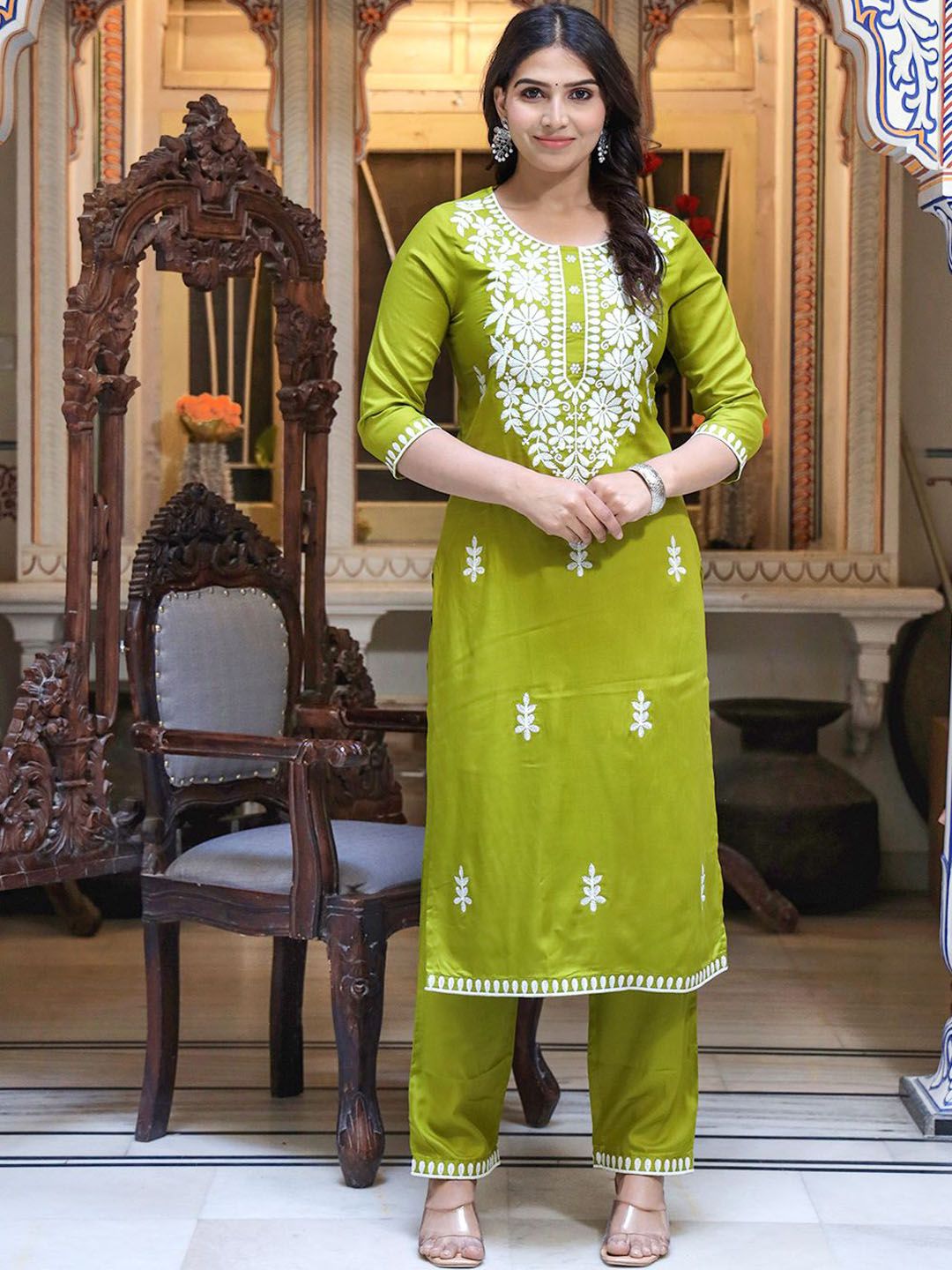 ELVISH JAIPUR Women Floral Embroidered Regular Chikankari Kurta with Trousers