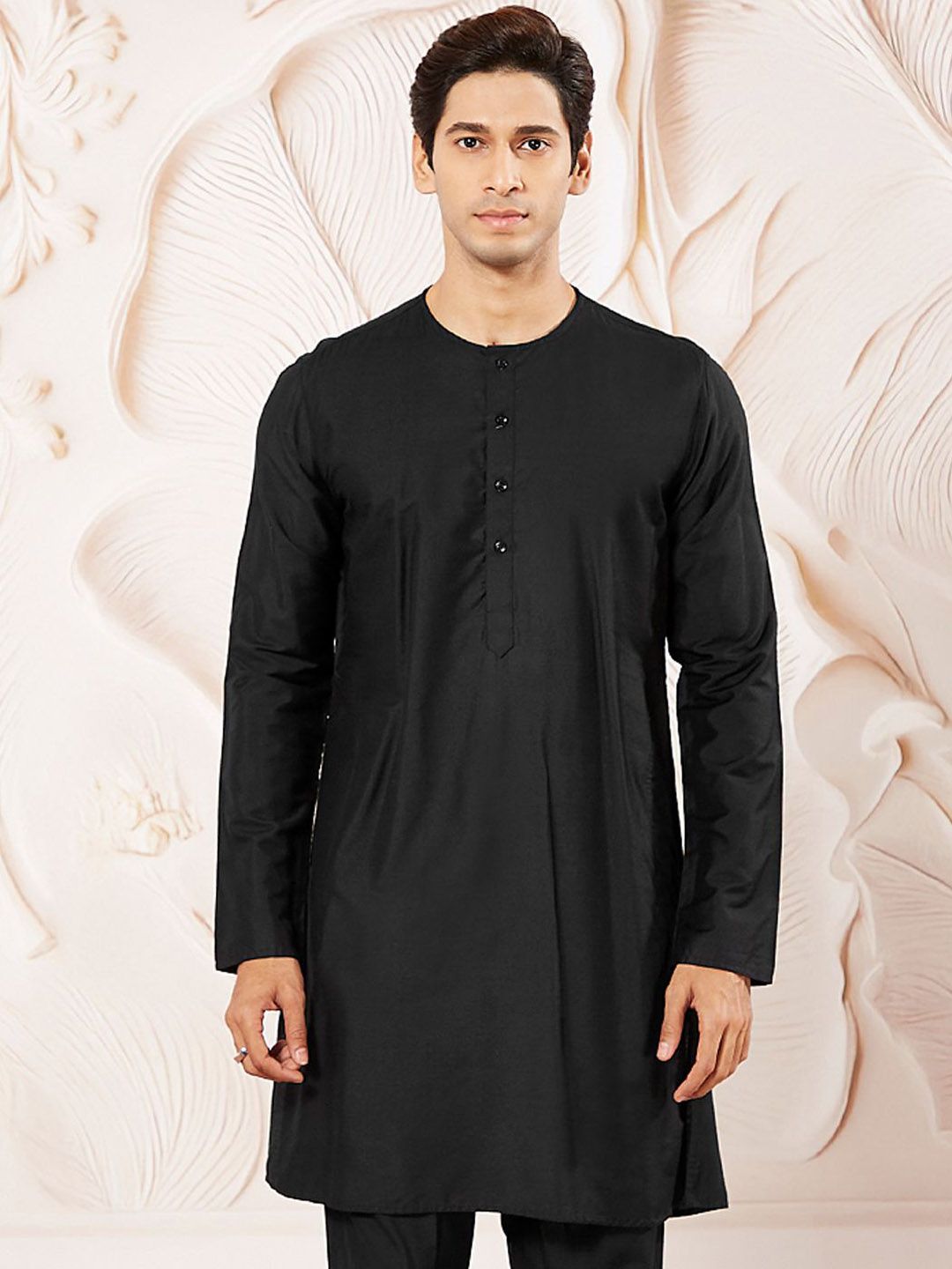 VASTRAMAY Round Neck Long Sleeves Straight Kurta