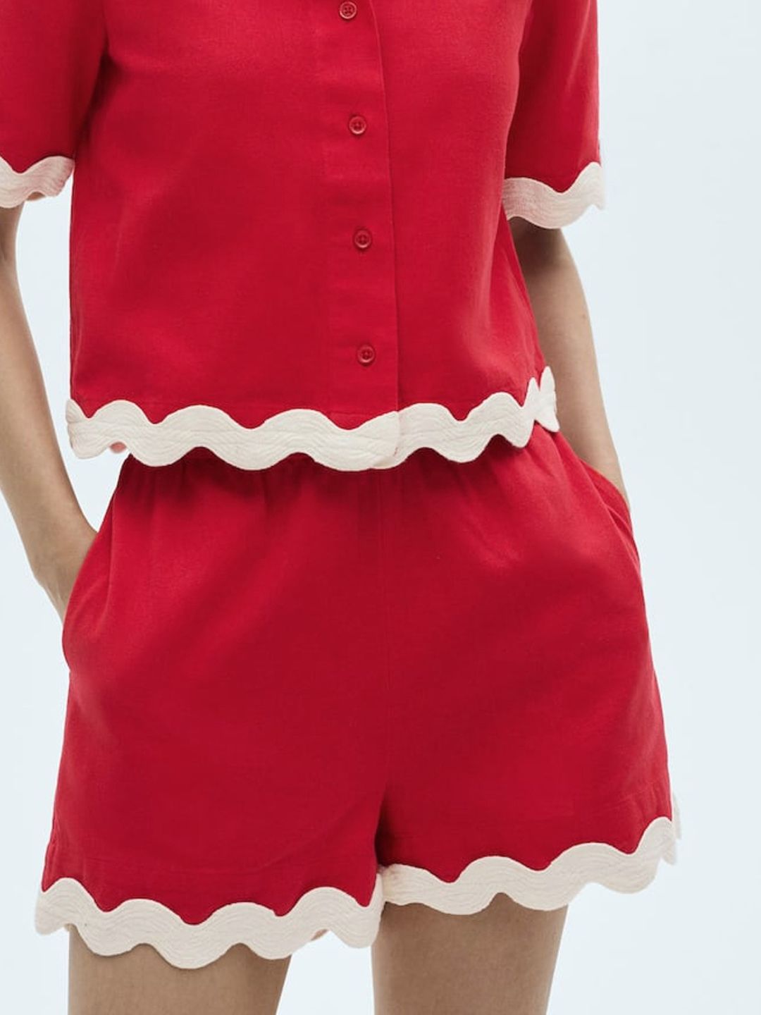 Lace Insert Regular Shorts