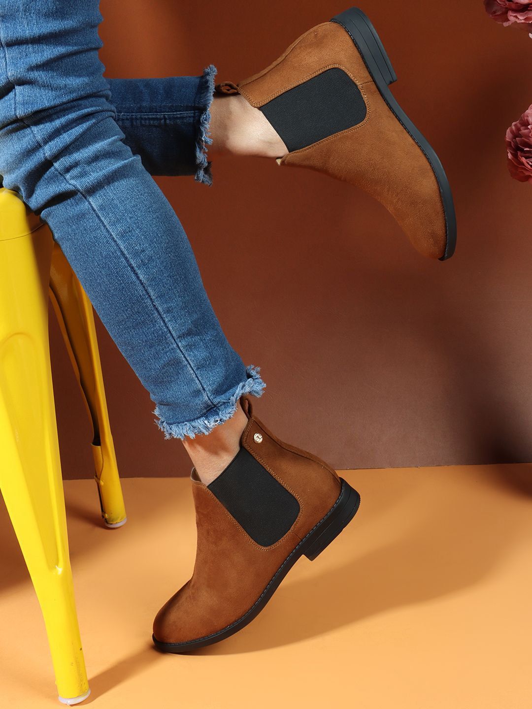Carlton London Women Block Heel Chelsea Boots
