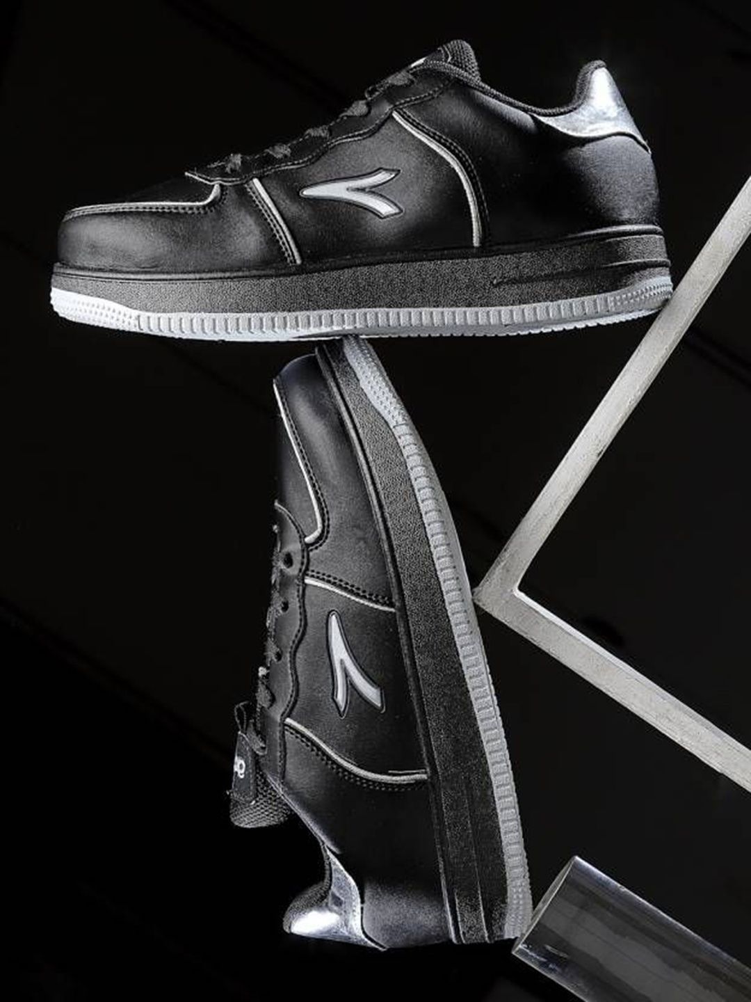 Action Men Lace-Ups Sneakers