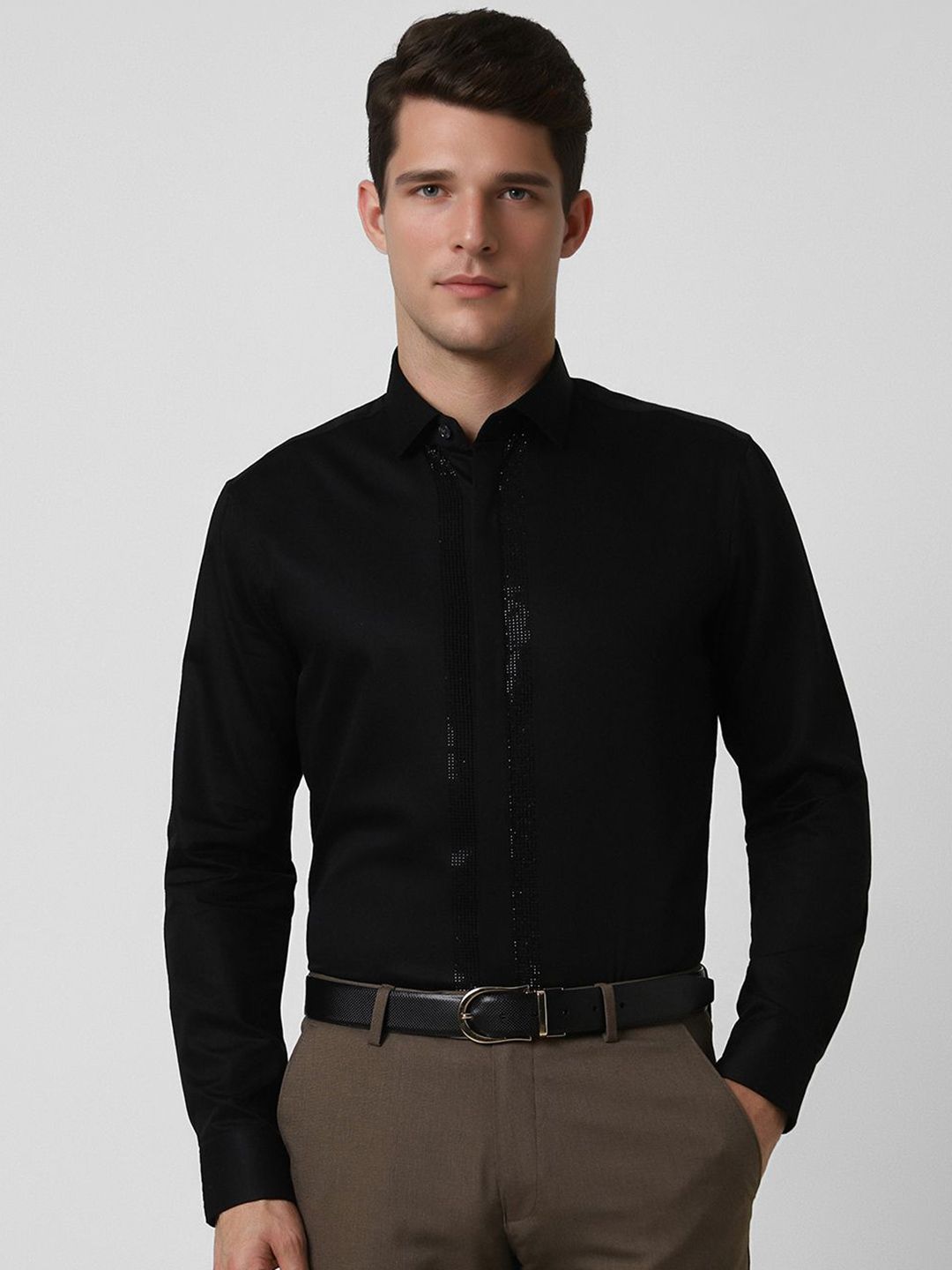 Peter England Elite Men Spread Collar Solid Cotton Slim Fit Formal Shirt