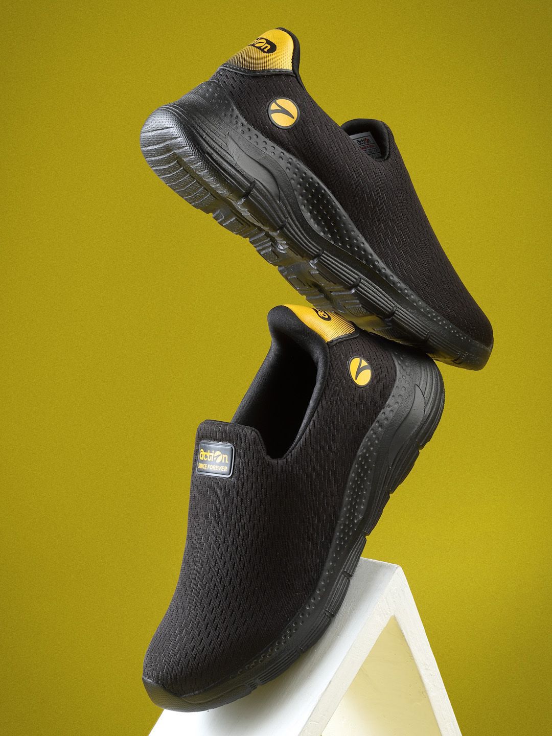 Action Boys Mesh Walking Mid-Top Non-Marking Shoes