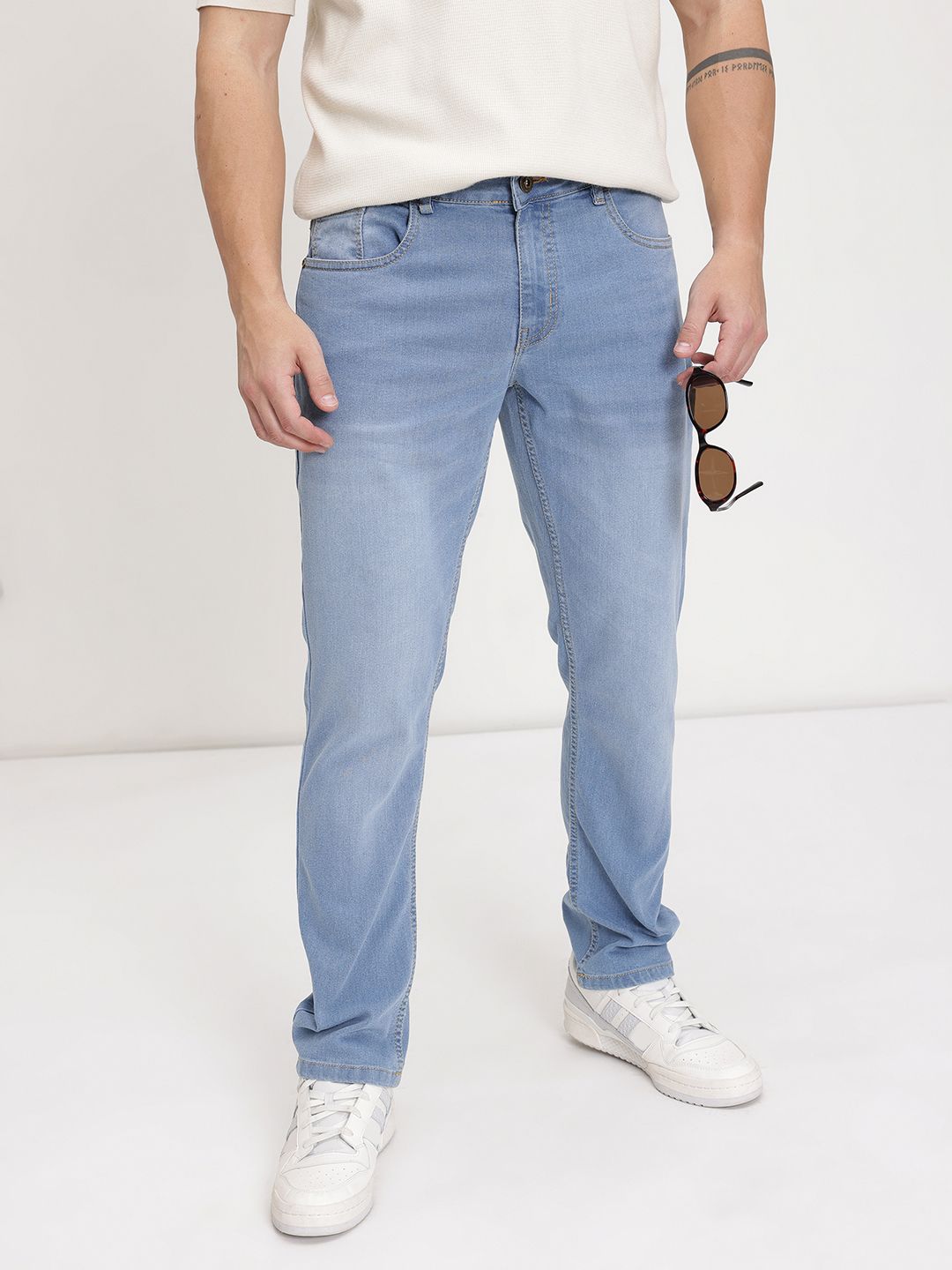 The Roadster Life Co. Men Slim Fit Mid-Rise Light Fade Stretchable Jeans