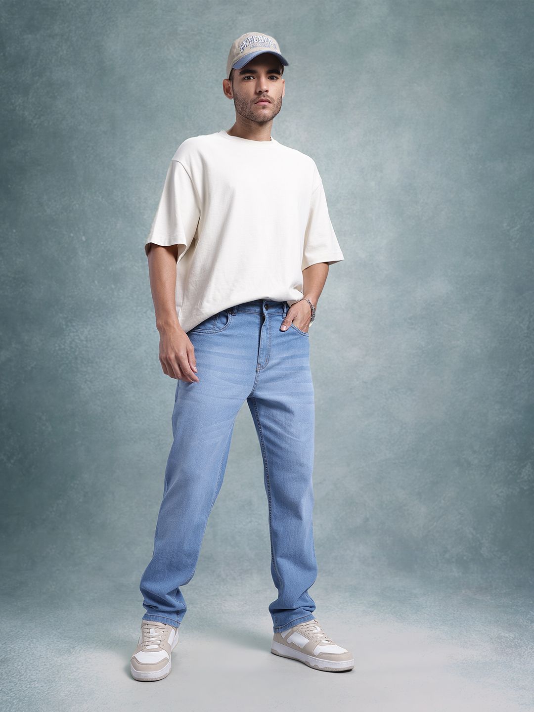 The Roadster Life Co. Men Straight Fit Jeans