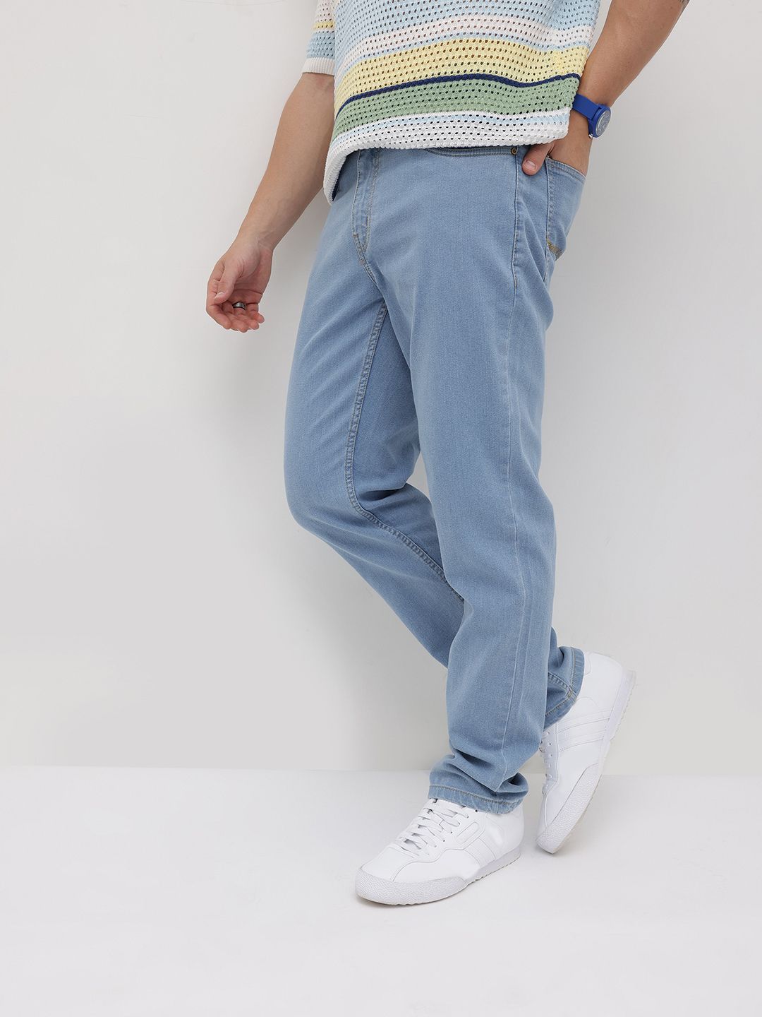 The Roadster Life Co. Men Relaxed Fit Mid-Rise Stretchable Jeans