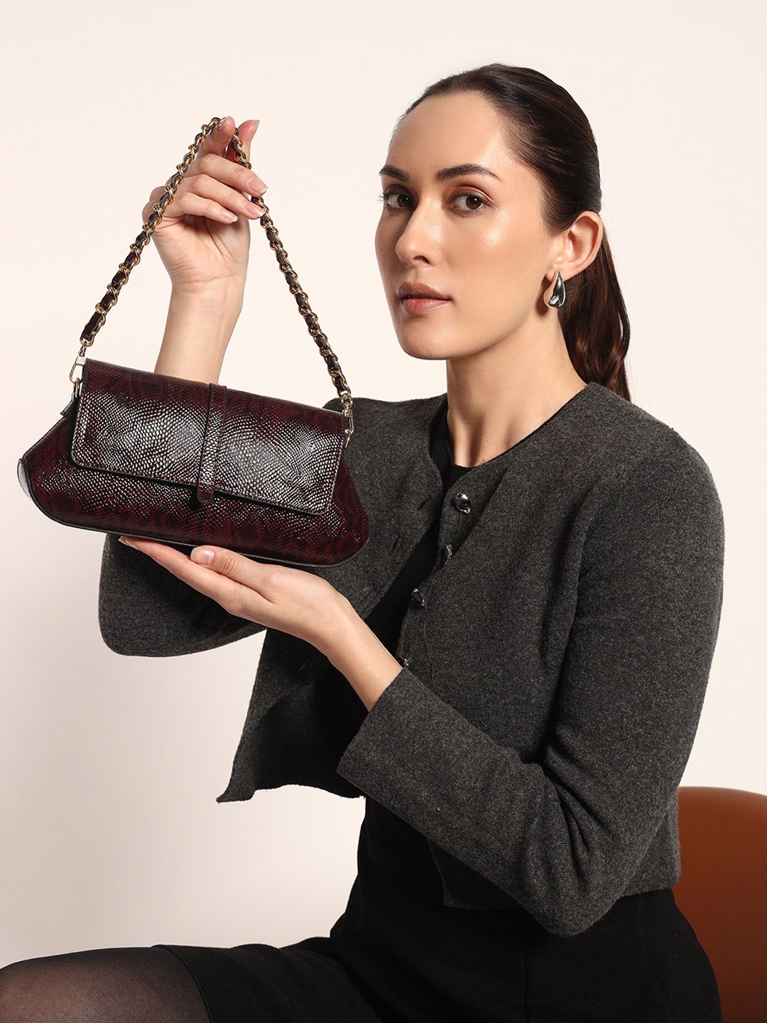 Women Textured Handheld Bag THE GUSTO Women Textured Structured Leather Handheld Bag