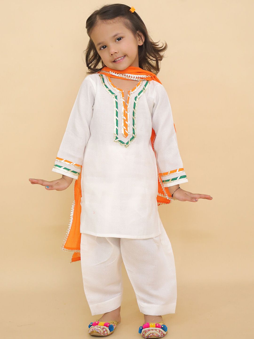 LITTLE GINNIE Girls Yoke Design Notch Neck Gotta Patti Pure Cotton Kurta Set