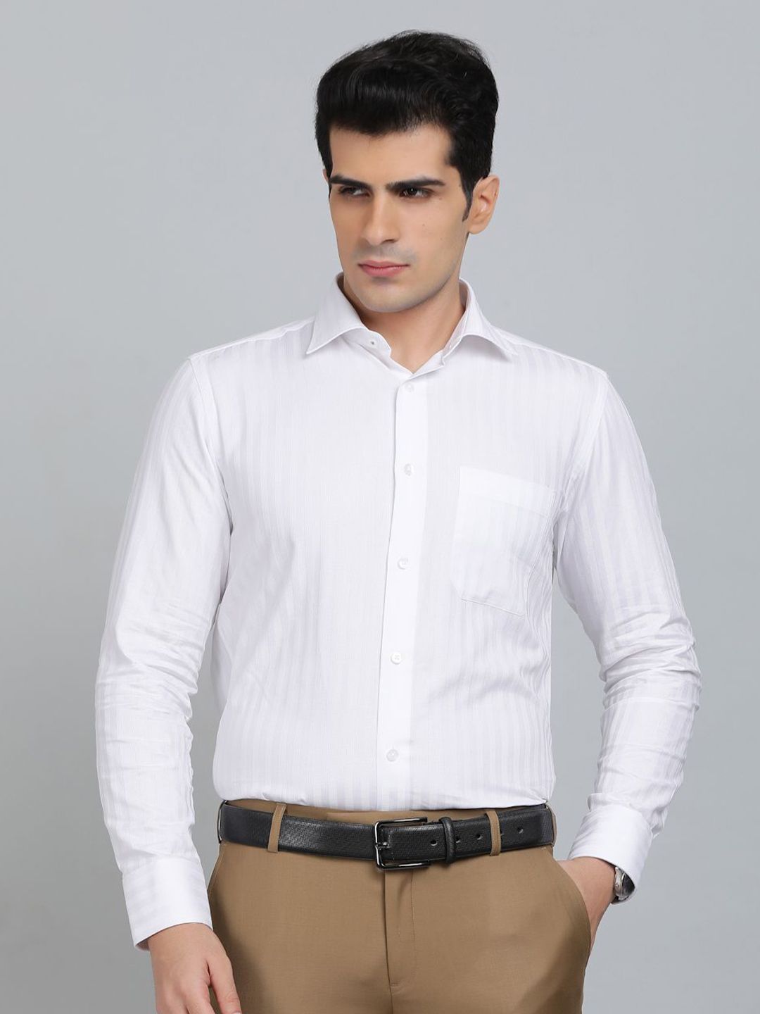 METAL Men Slim Fit Spread Collar Textured Cotton Formal Shirt