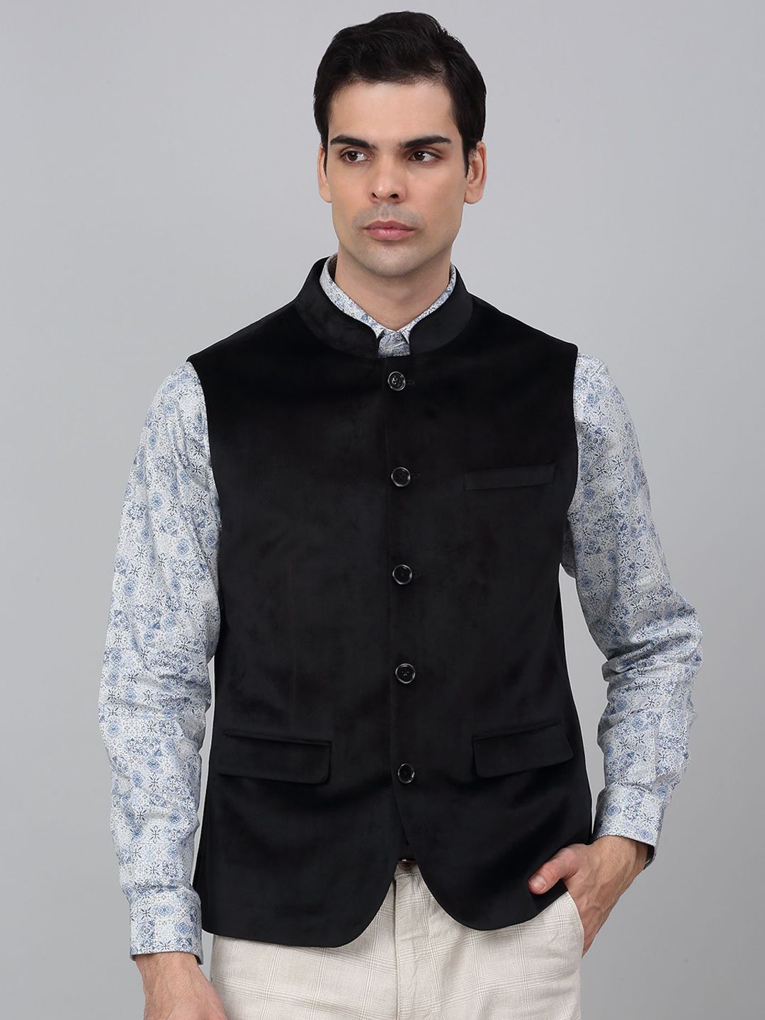 Cantabil Mandarin Collar Single-Breasted Slim Fit Nehru Jacket