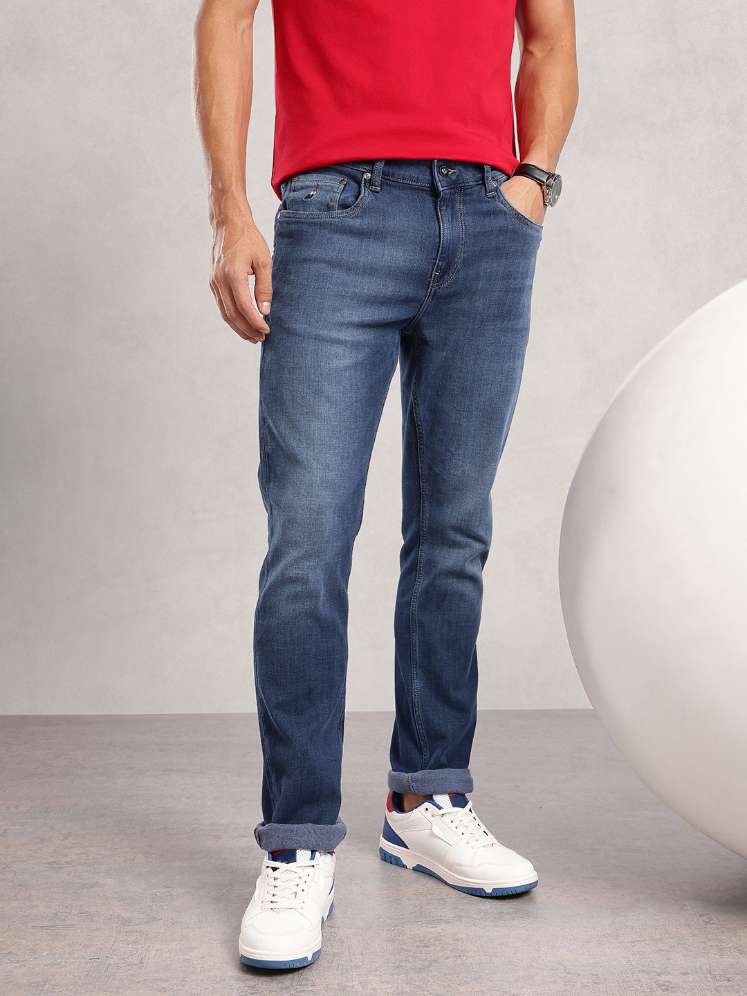 Nautica Men Straight Fit Mid-Rise Light Fade Stretchable Jeans