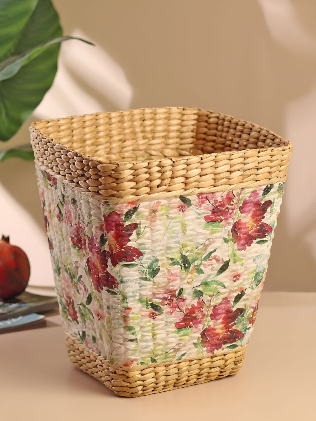 HABERE INDIA Beige & White Floral Printed Seagrass Dustbin