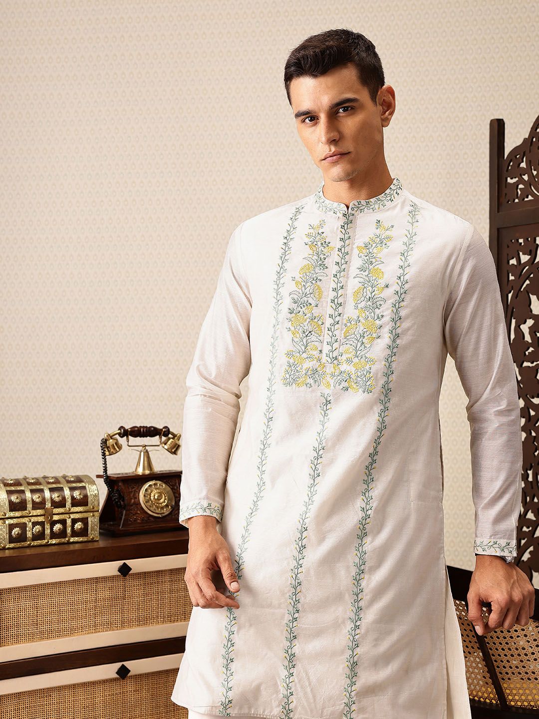 House of Pataudi Floral Embroidered Thread Work Floral Jashn Kurta