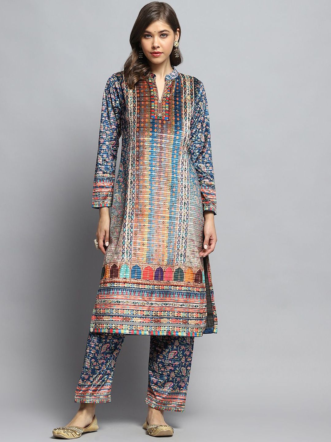 Monte Carlo Ethnic Motifs Printed Mandarin Collar Straight Kurta With Trouser & Pouch Bag