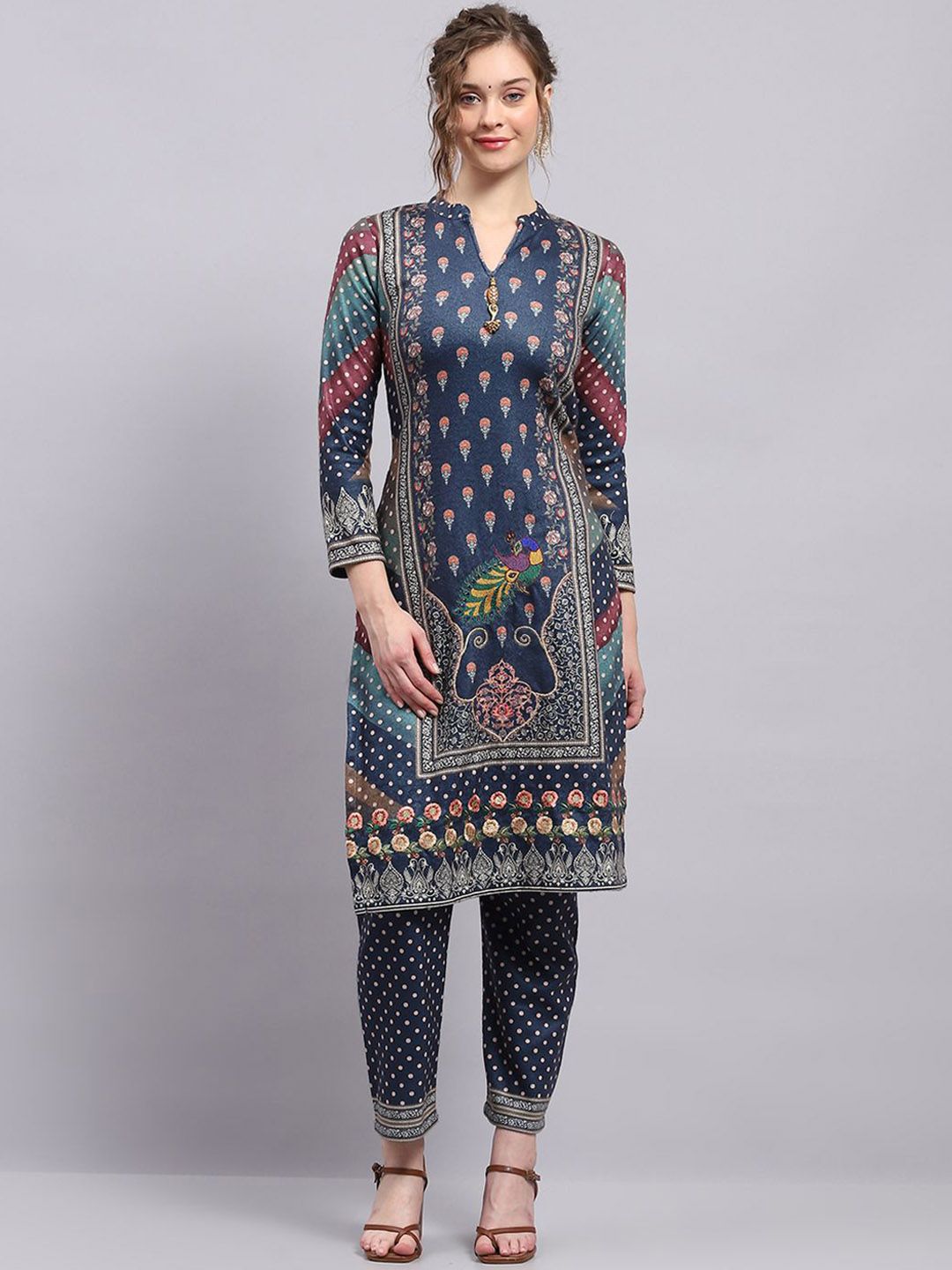Monte Carlo Floral Printed Mandarin Collar Straight Kurta With Trousers