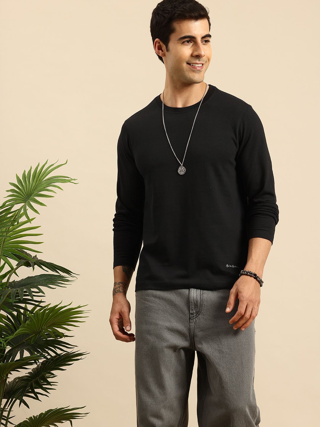Mast & Harbour Round Neck Knitted T-shirt