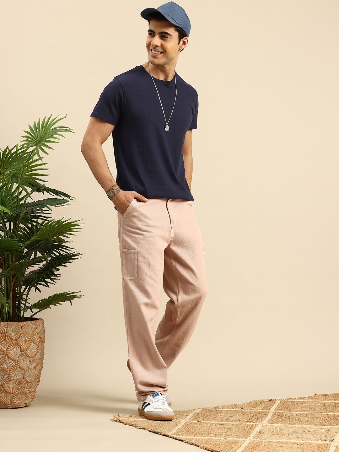 Mast & Harbour Round Neck Solid T-shirt