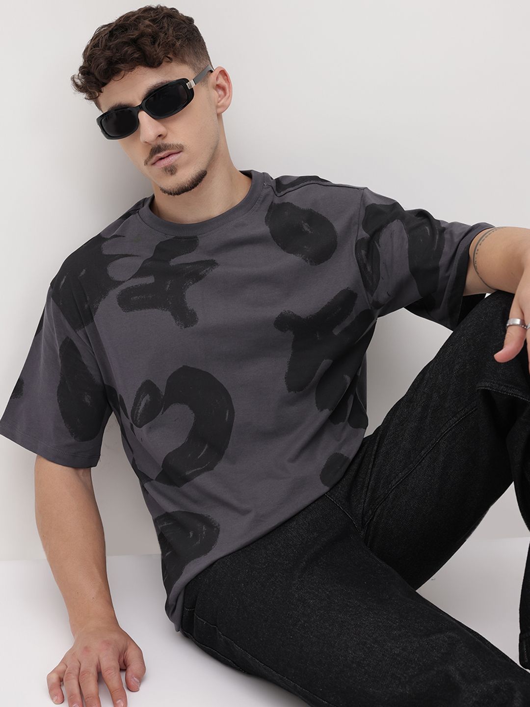 The Roadster Life Co. Abstract Printed Drop-Shoulder Sleeves Pure Cotton Relaxed Fit T-shirt