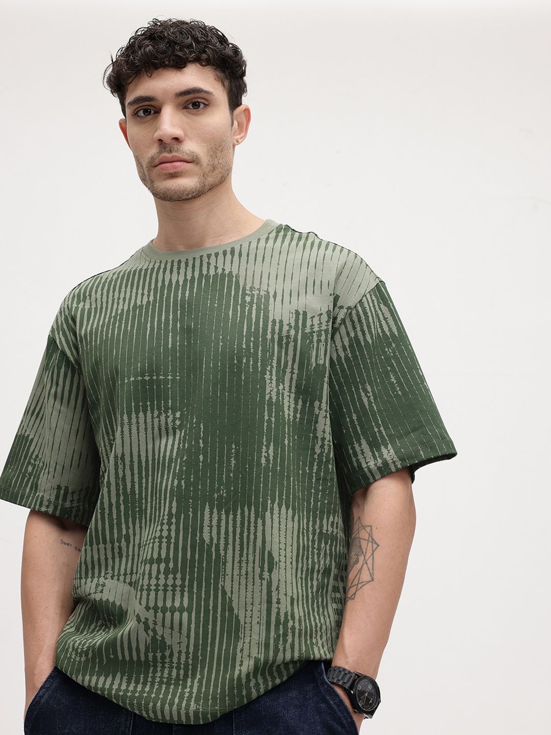 The Roadster Life Co. Men Abstract Print Pure Cotton Drop-Shoulder Sleeves T-shirt