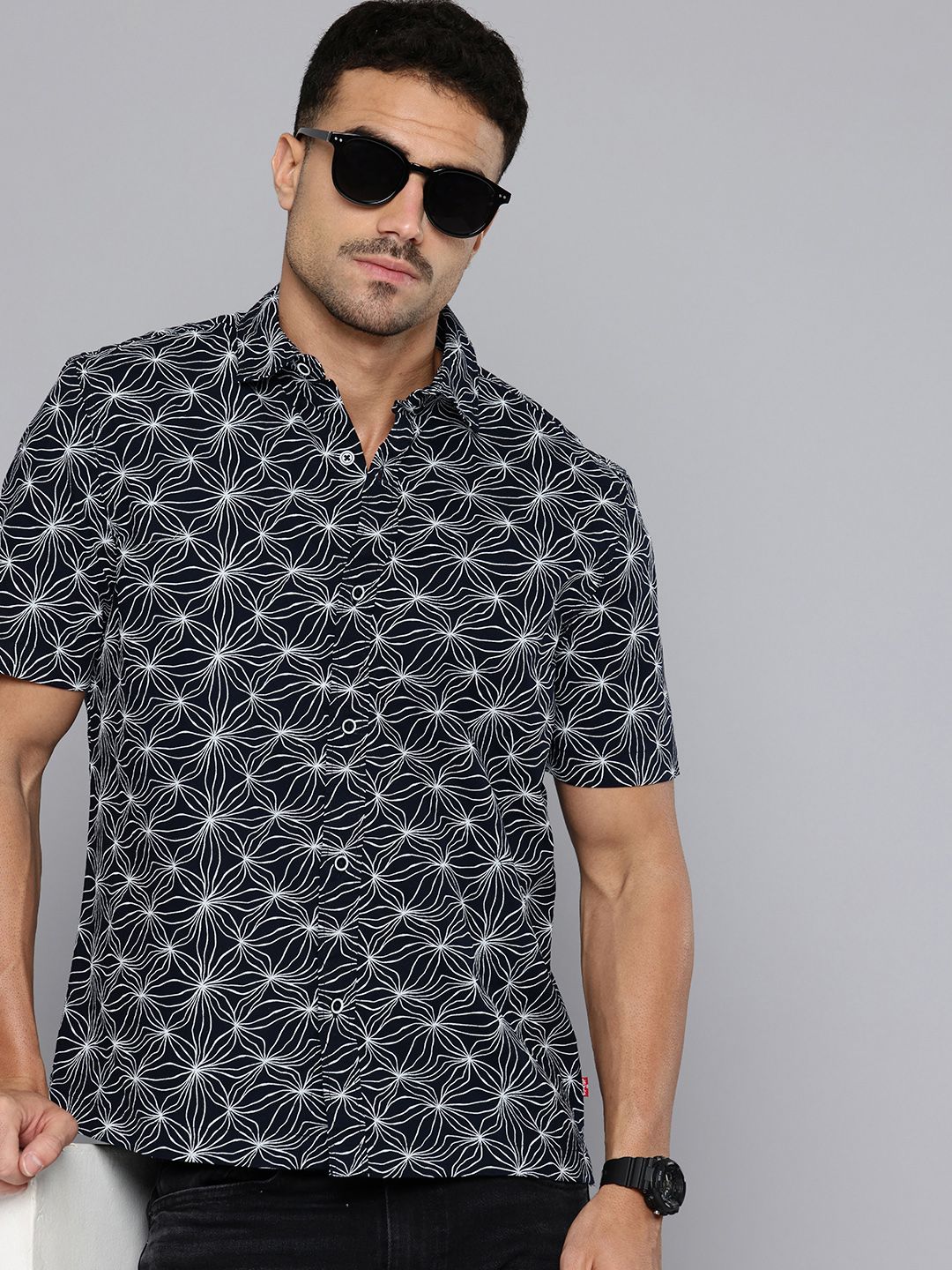 Levis Pure Cotton Floral Printed Drop-Shoulder Sleeves Relaxed Fit Casual Shirt