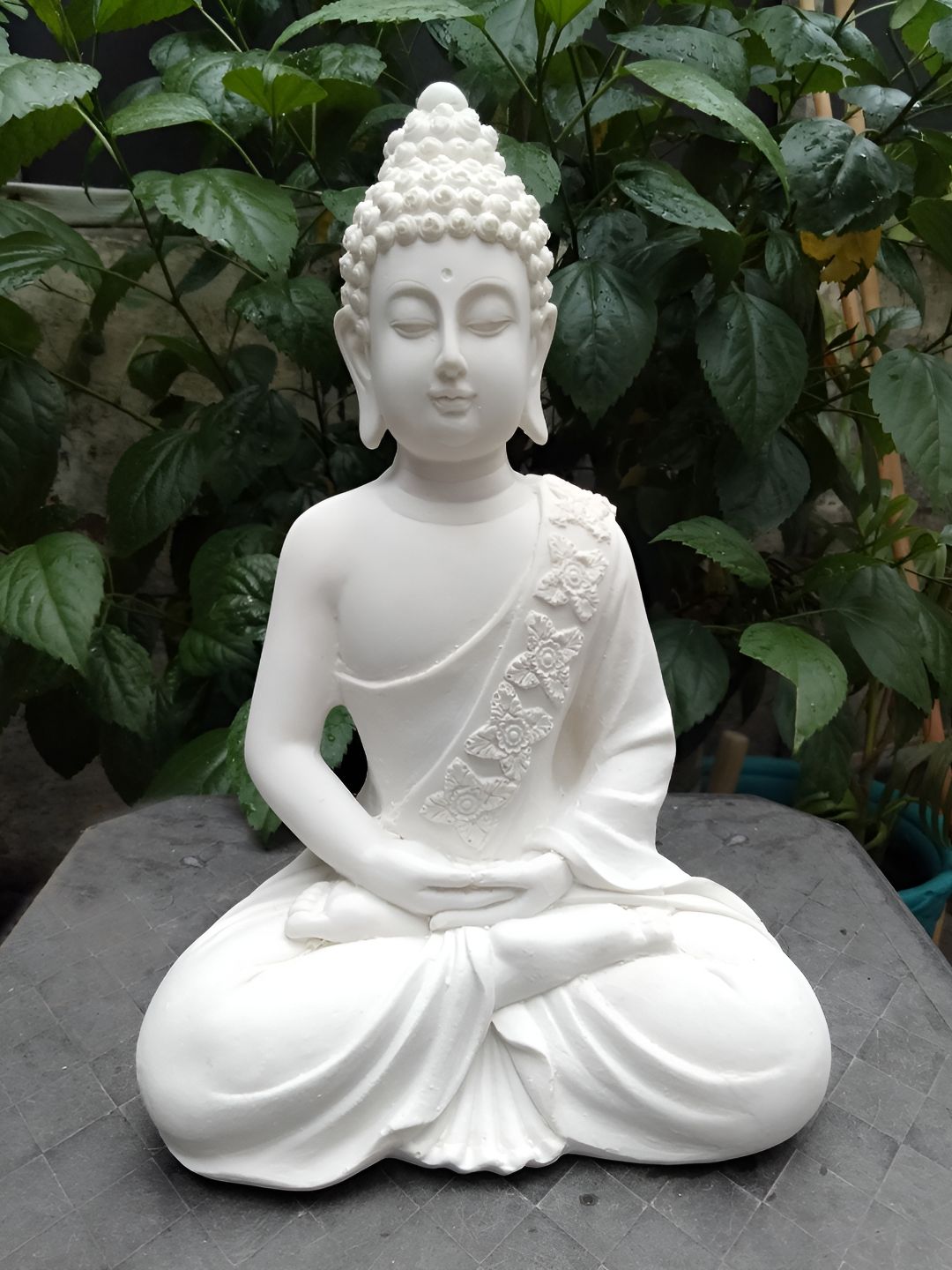 Vikarafty White Meditation Buddha Idol Showpiece