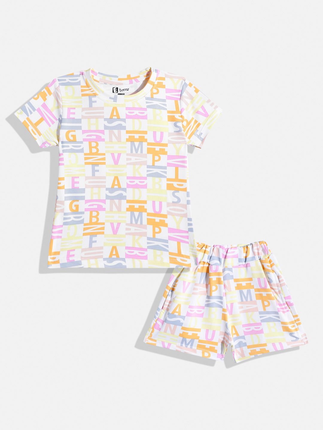 Eteenz Girls Typography Print T-Shirt with Shorts