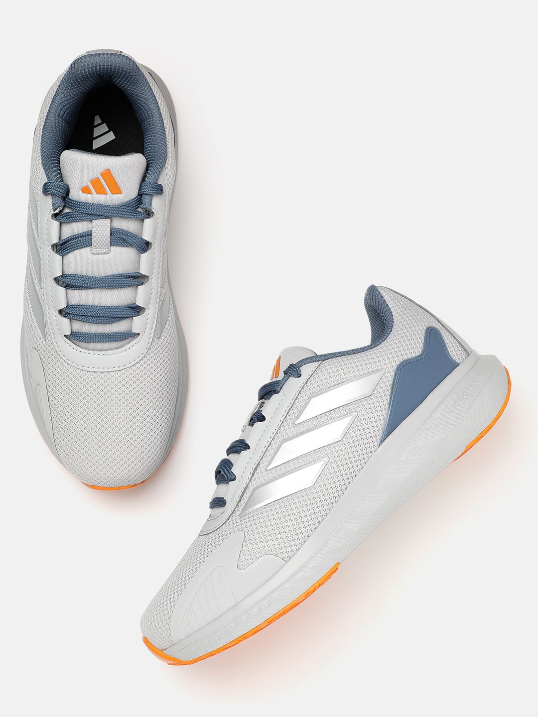 STR03　 Buy ADIDAS Men AeroTurbo Thrive Woven Design 3-Striped Running