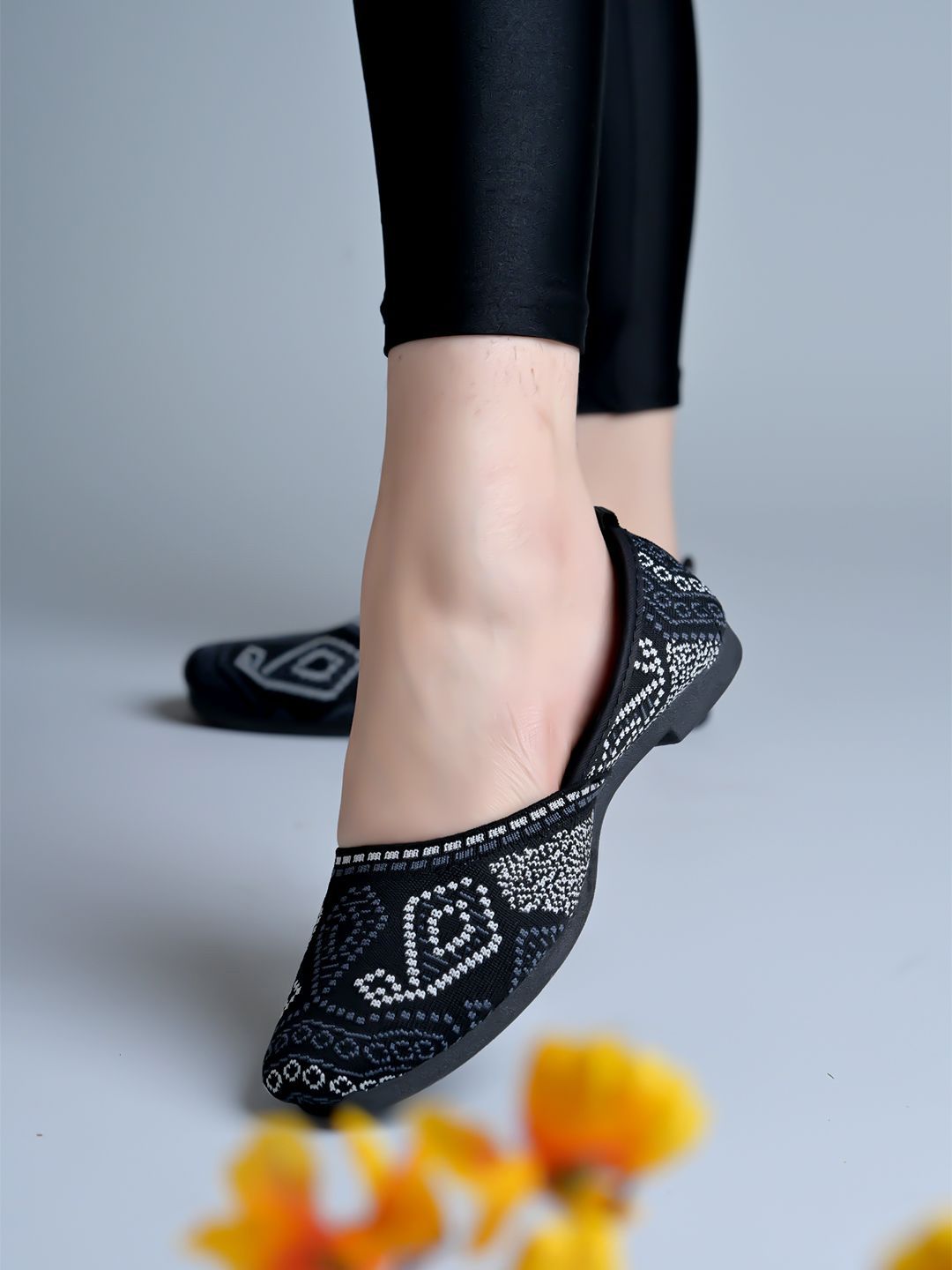 Shoetopia Women Mojaris