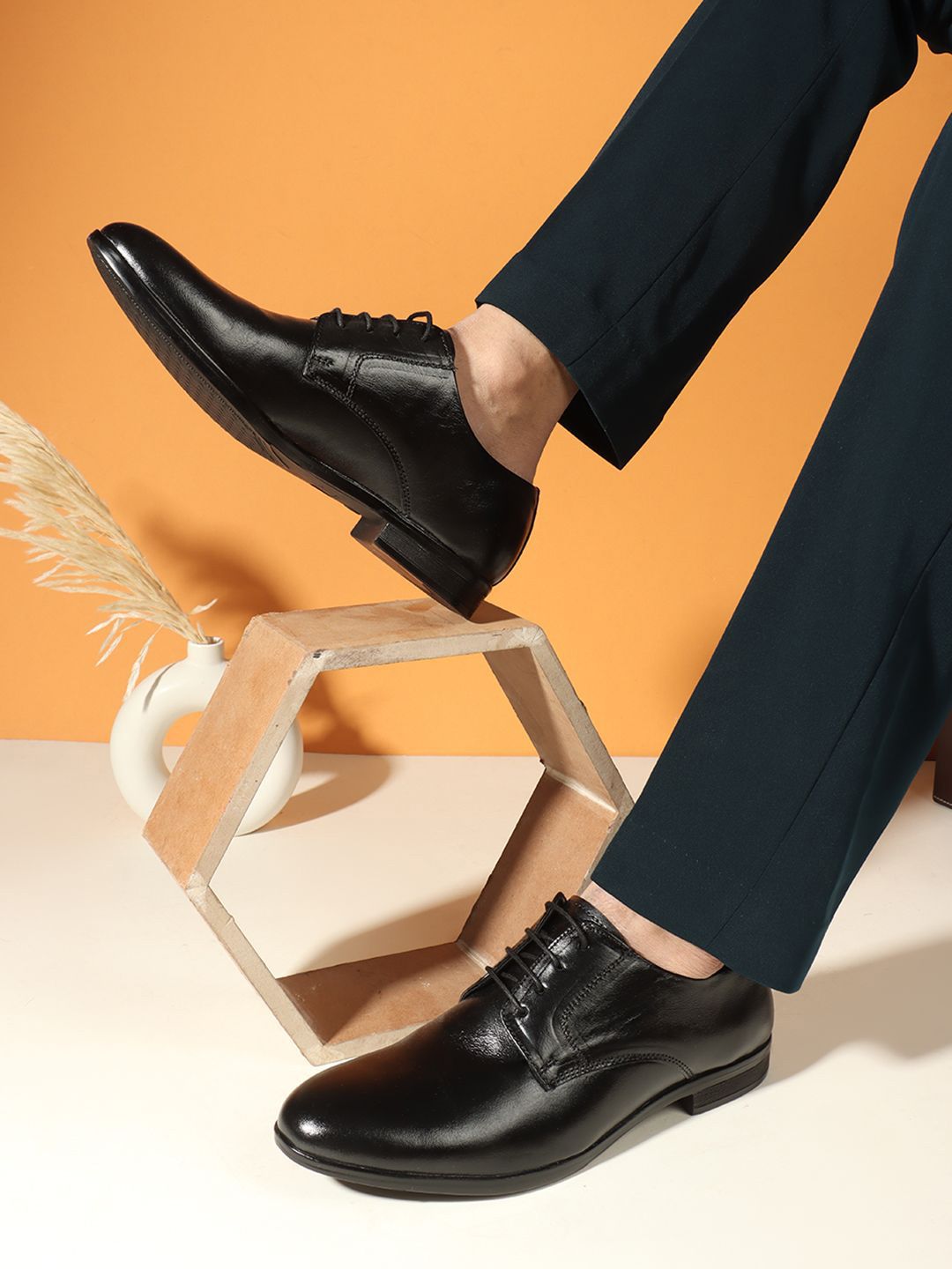 Carlton London Men Leather Formal Derbys