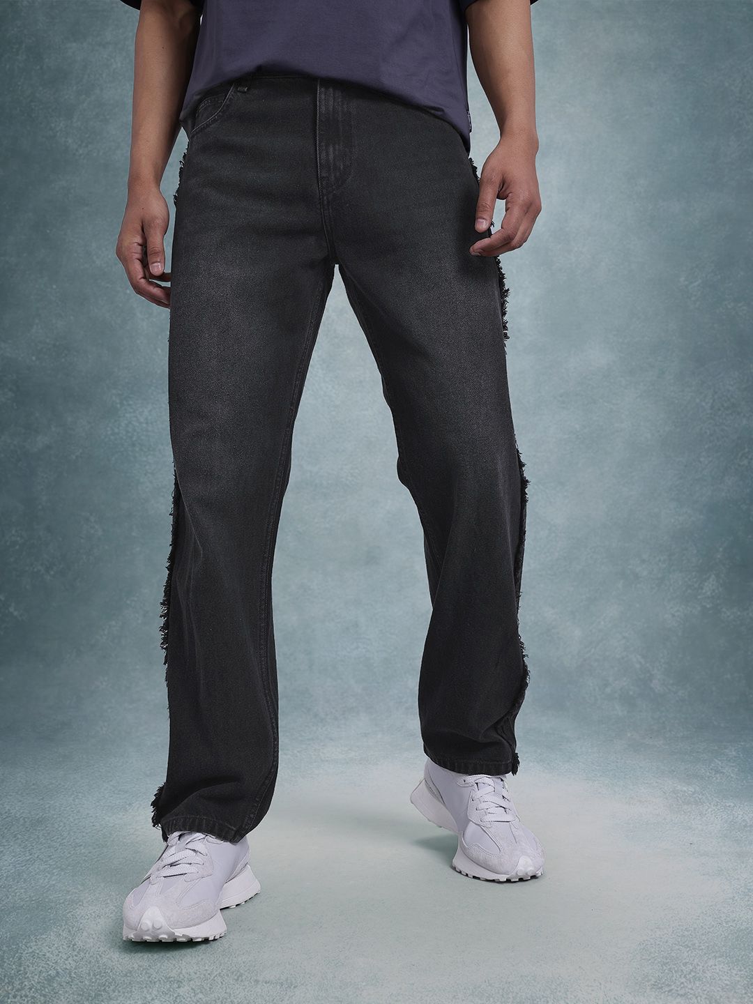 The Roadster Life Co. Men Mid-Rise Pure Cotton Light Fade Frayed Detail Straight Fit Jeans