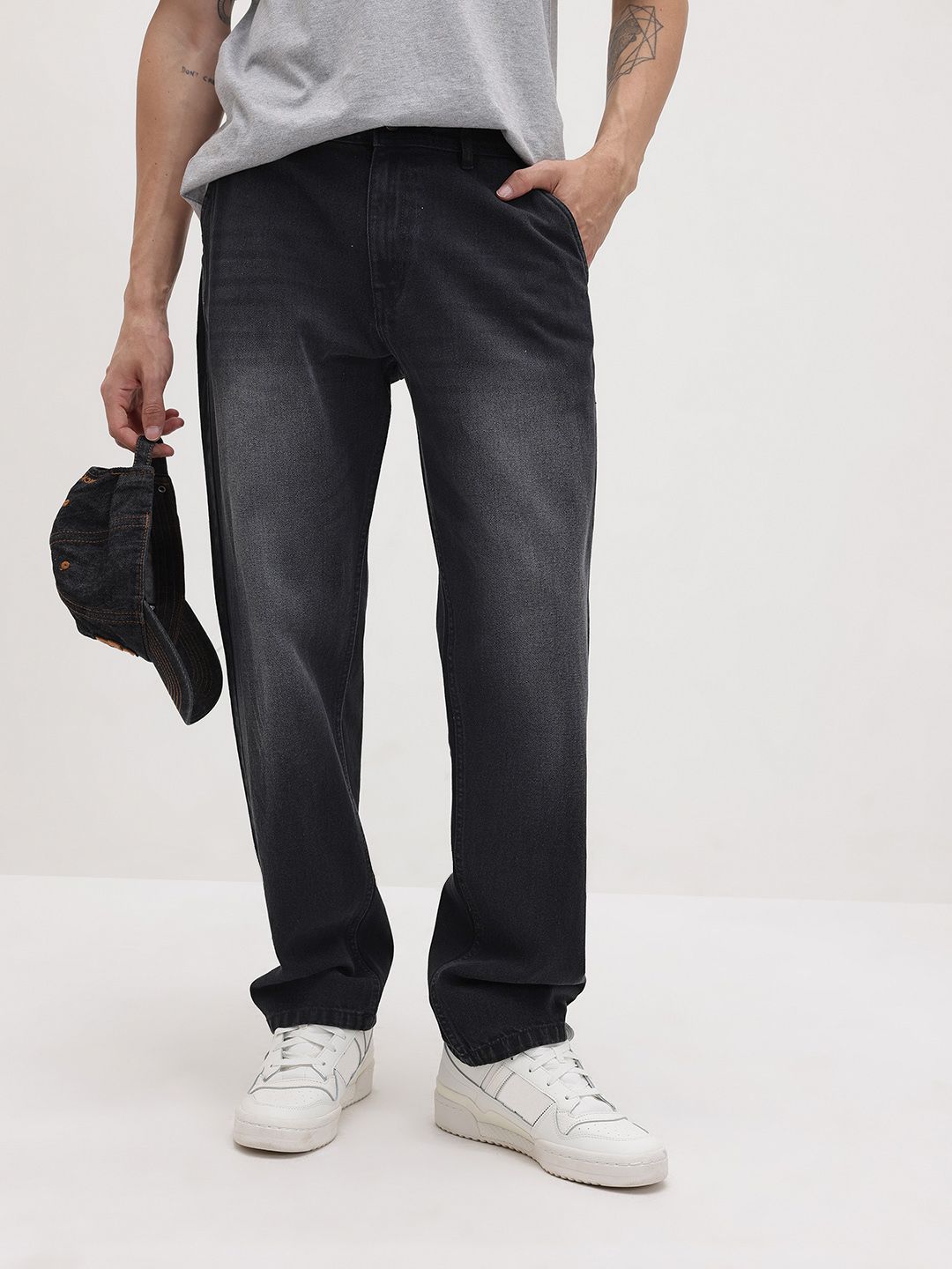 The Roadster Life Co. Men Straight Fit Light Fade Stretchable Jeans