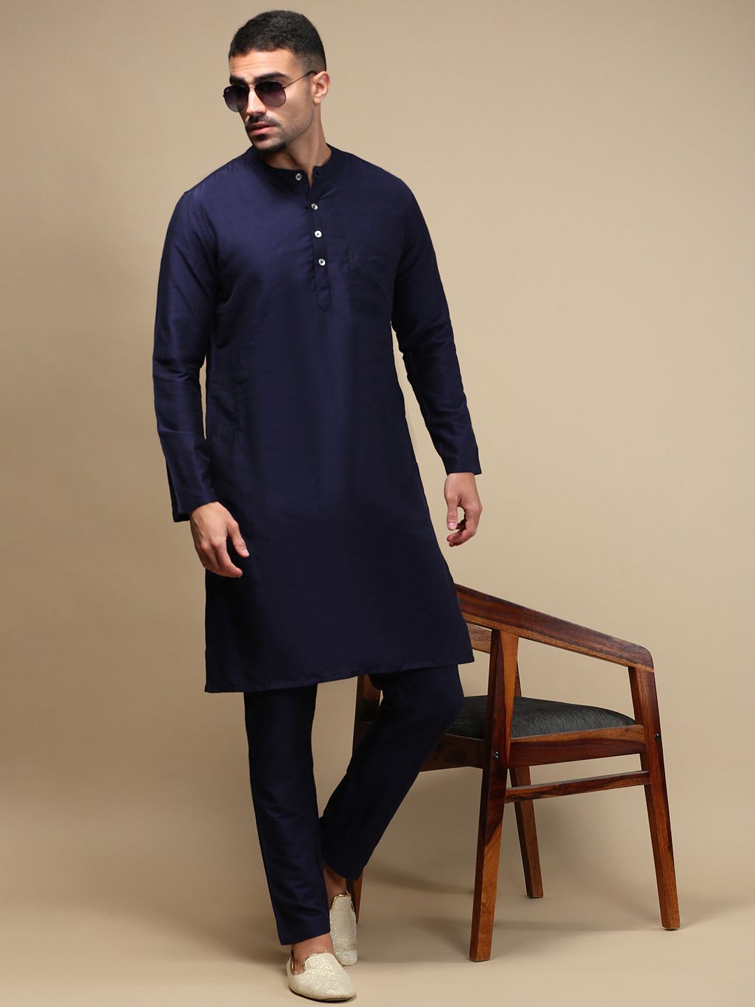 WHITE HEART Band Collar Jacquard Straight Kurta