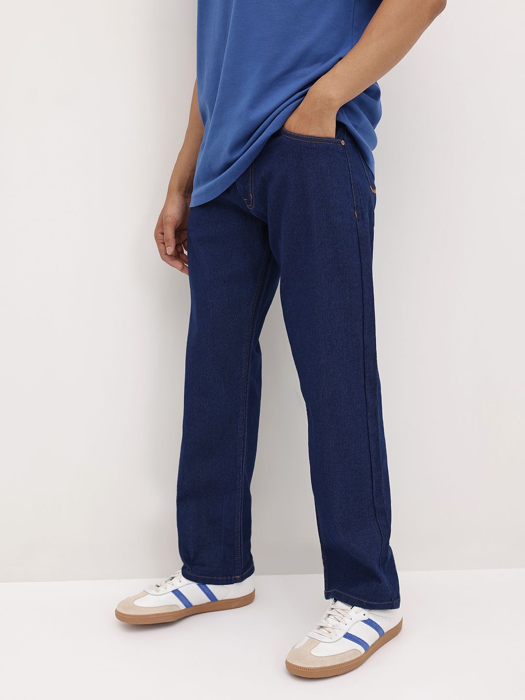 The Roadster Life Co. Men Relaxed Fit Mid-Rise Stretchable Jeans